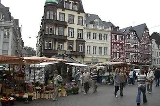Porta Nigra Platz 3 4 * Трир
