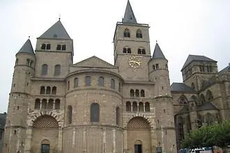 Porta Nigra Platz 3 4 Апартаменты